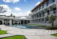 Amora Beach Resort