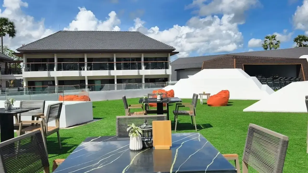 Amora Beach Resort