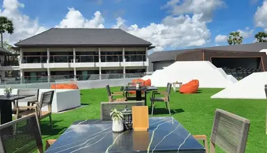 Amora Beach Resort