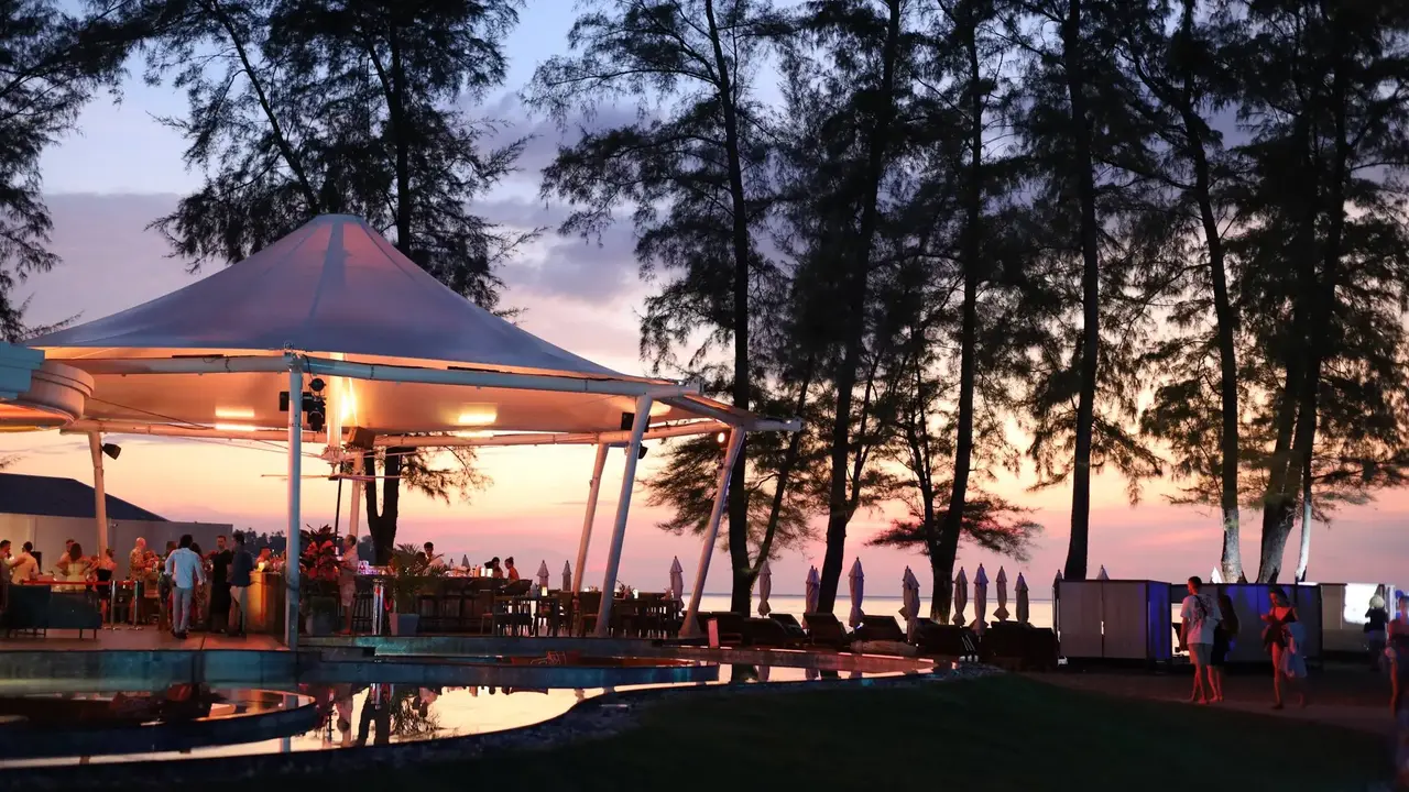 Amora Beach Resort