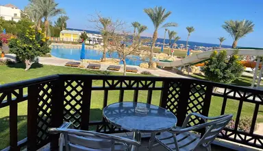 Amphoras Beach
