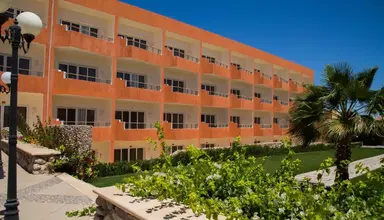 Amwaj Oyoun Resort & Casino (ex AA Amwaj Resort)