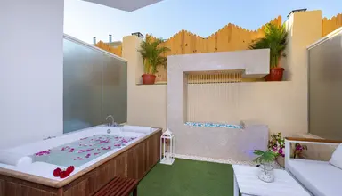 Amwaj Oyoun Resort & Casino (ex AA Amwaj Resort)