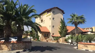 Anais Bay Hotel Apartments