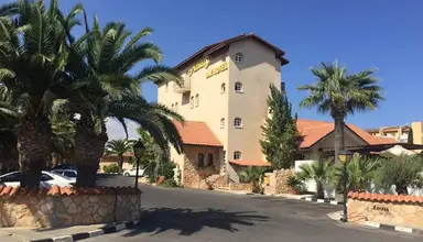 Anais Bay Hotel Apartments
