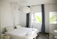 Anais Bay Hotel Apartments