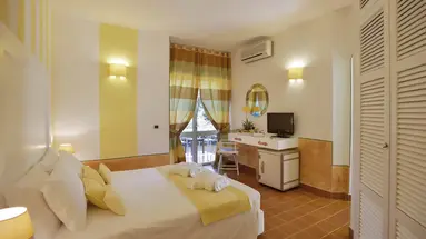 Ancora Club