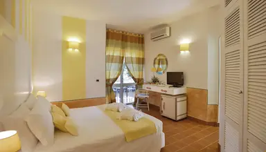 Ancora Club