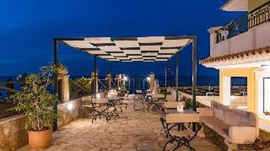 Andreolas Luxury Suites
