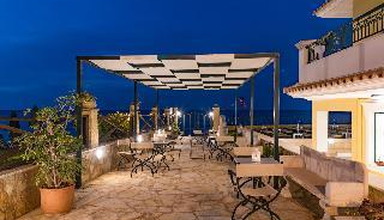 Andreolas Luxury Suites