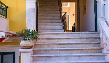Andreolas Luxury Suites