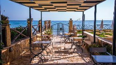 Andreolas Luxury Suites