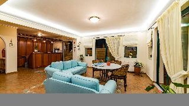 Andreolas Luxury Suites