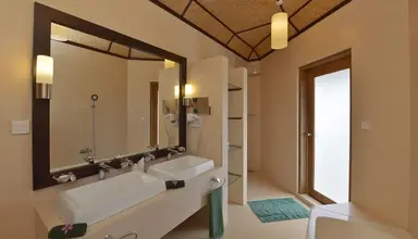 Angaga Island Resort