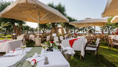 Anissa Beach & Village