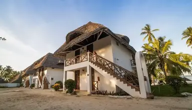 Antonio Beach Tree House Hotel & Spa