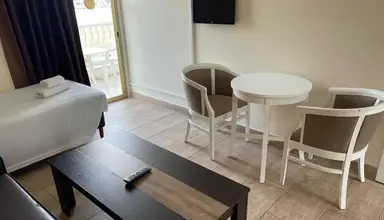 Antonis G Apartments
