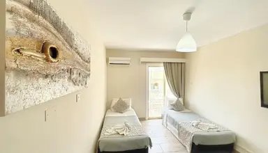 Antonis G Apartments