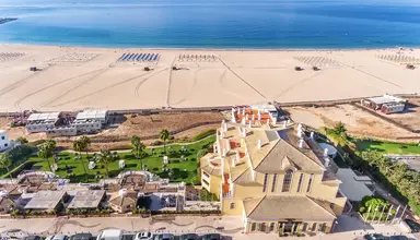 AP Oriental Beach