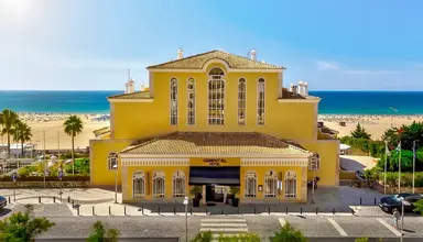 AP Oriental Beach