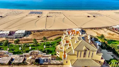 AP Oriental Beach