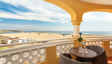 AP Oriental Beach