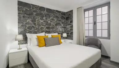 Apartamentos Funchal by Petit Hotels