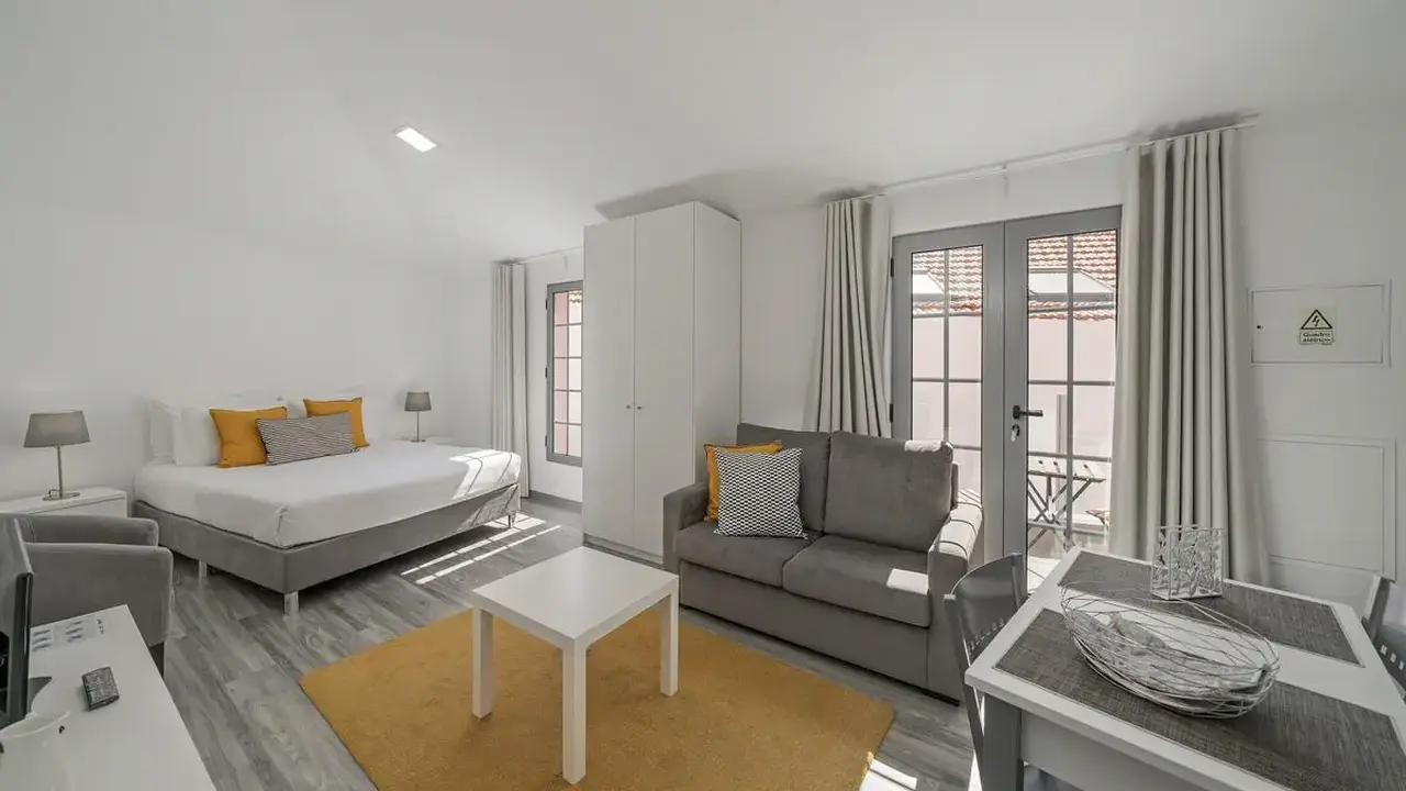 Apartamentos Funchal by Petit Hotels
