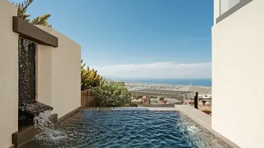 Apikia Santorini
