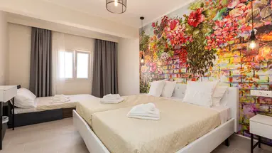 Aqua Luxury Suites