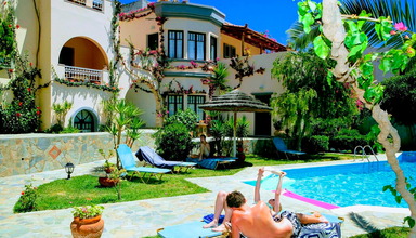 Aquarius Apartments