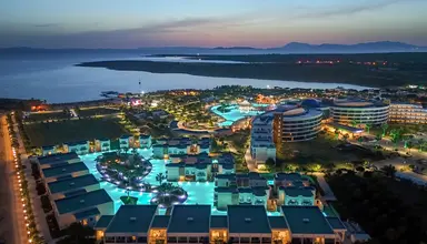 Aquasis Deluxe Resort & Spa