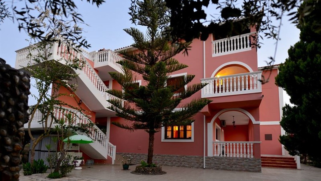 Arazzo Apartments