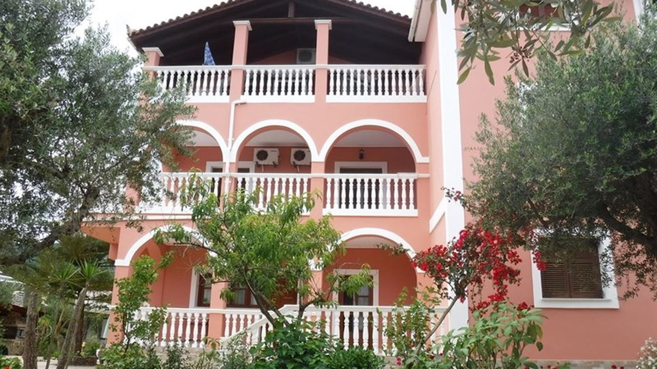 Arazzo Apartments