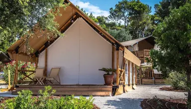Arena One 99 Glamping