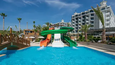 Aria Resort & Spa