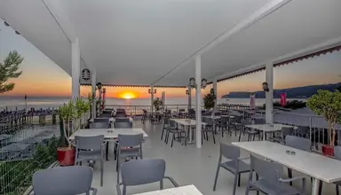 Armas Beach