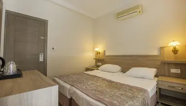 Arsi Enfi City Beach
