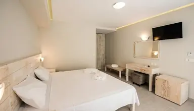 Artemis Apartments