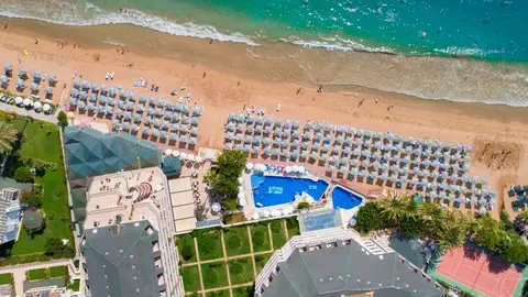 Hotel Aska Just in Beach