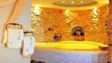 Astarte Suites