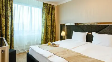 Astoria Grand