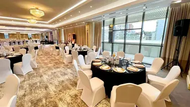 Astoria Grand