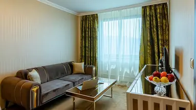 Astoria Grand