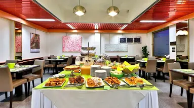 Astoria, Sure Hotel Collection by Best Western