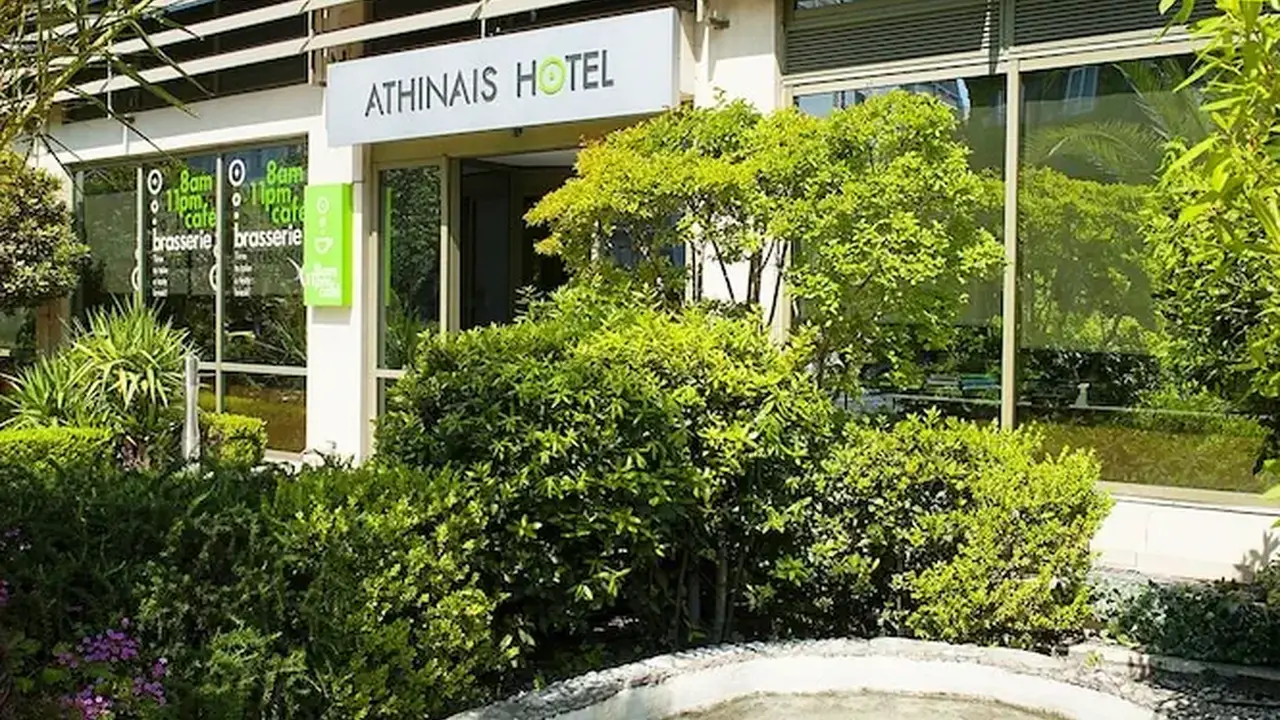 Athinais