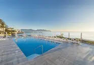 Atolon & Kaafu Beach Club