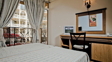 Atrium Beach
