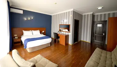 Aura Boutique
