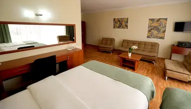 Aura Boutique